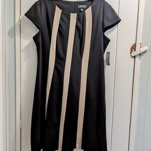 RN Studio Size 14 NWT Elegant Black and Cream Dress